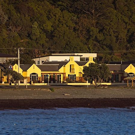 The Anchor Inn Beachfront Motel Kaikoura Bagian luar foto